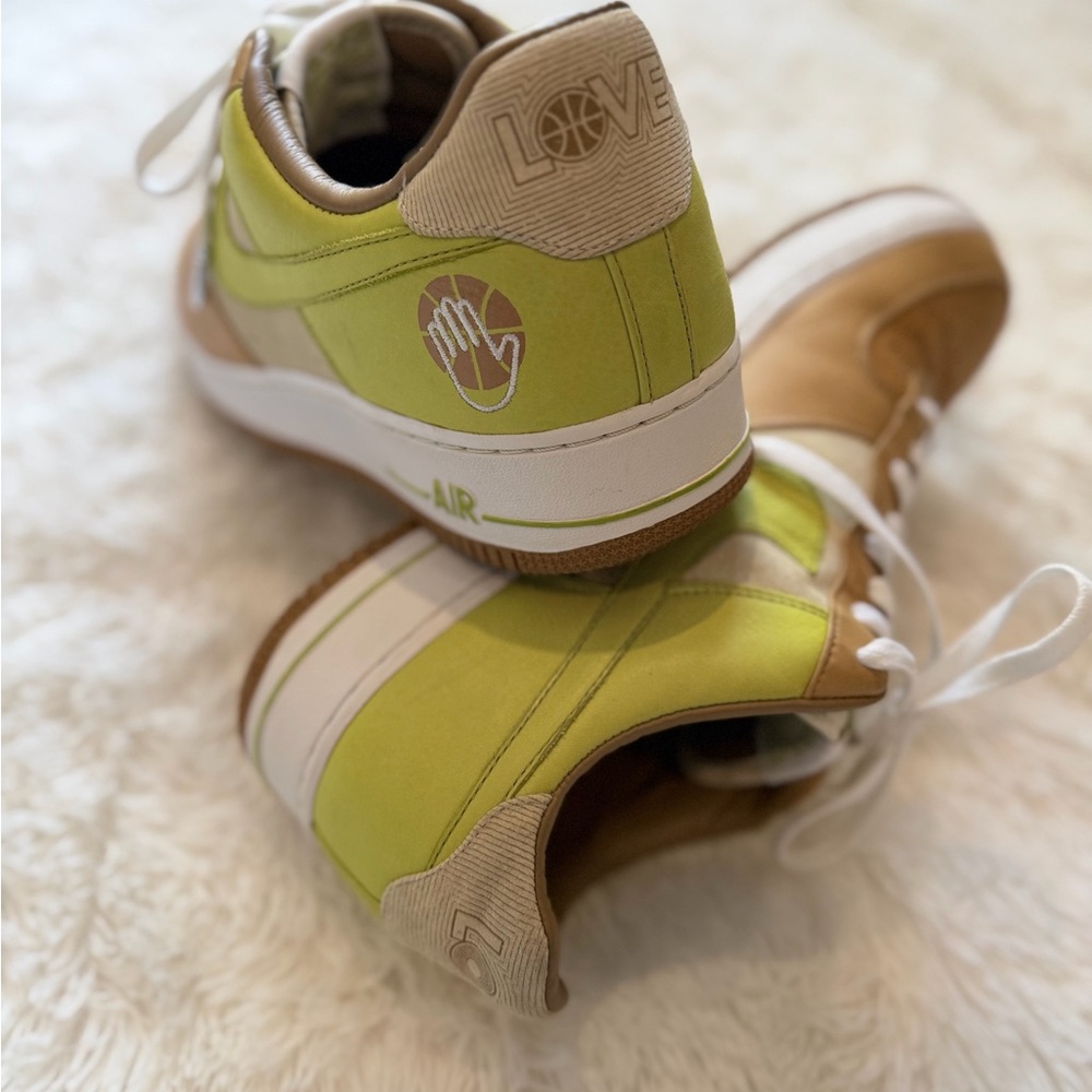 Nike Air Force 1 Low Premium
Bobbito Wheat Bright Cactus